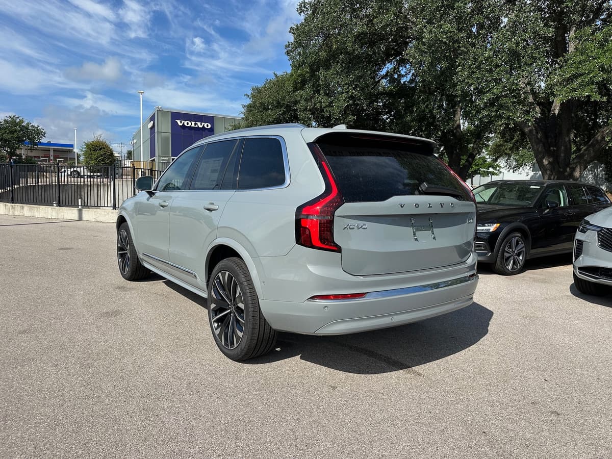2026 Volvo XC90 - Image 4