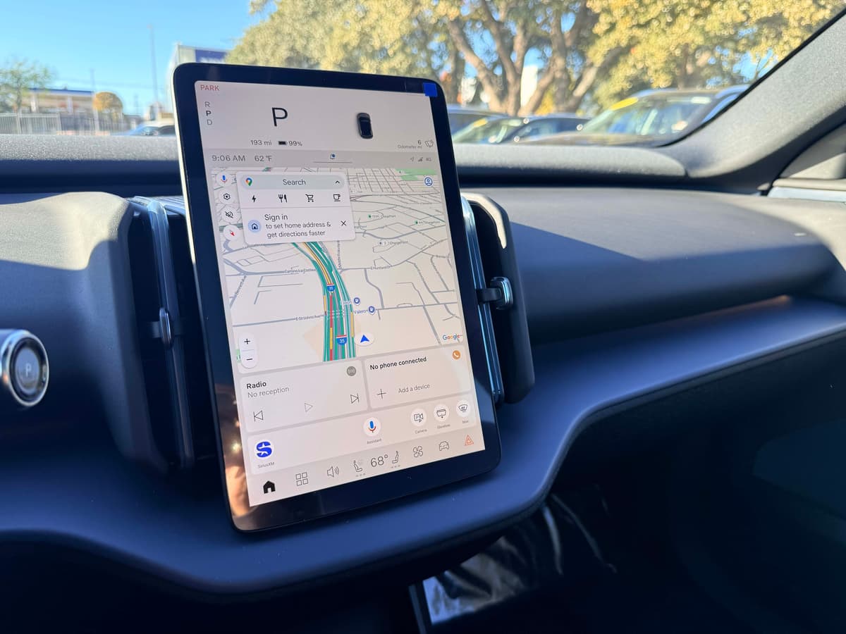 2026 Volvo EX30 Cross Country - Image 19