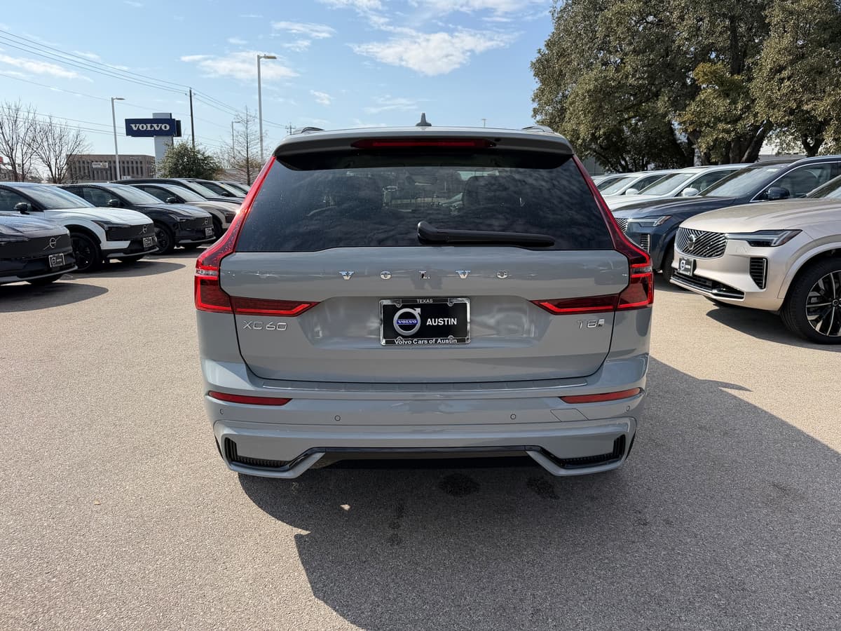 2026 Volvo XC60 plug-in hybrid - Image 5