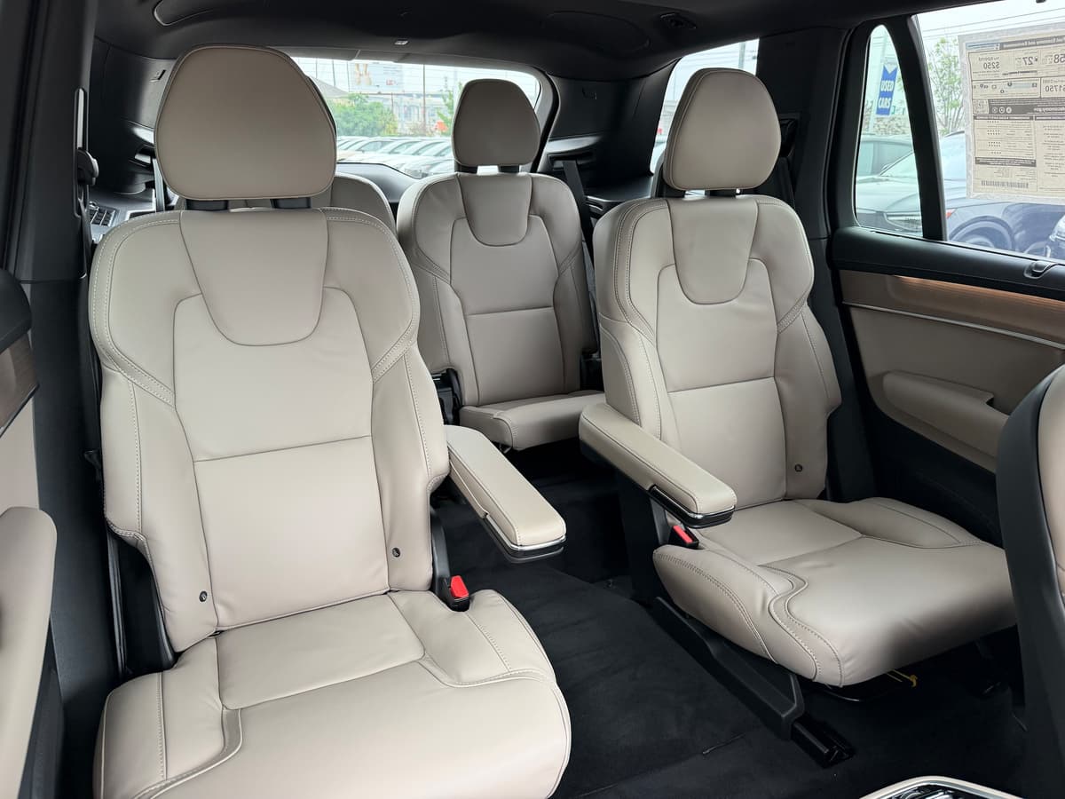 2026 Volvo XC90 plug-in hybrid - Image 9