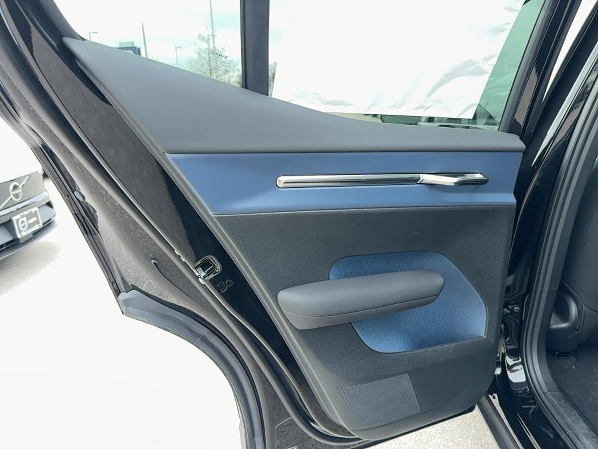 2026 Volvo EX30 Cross Country - Image 16