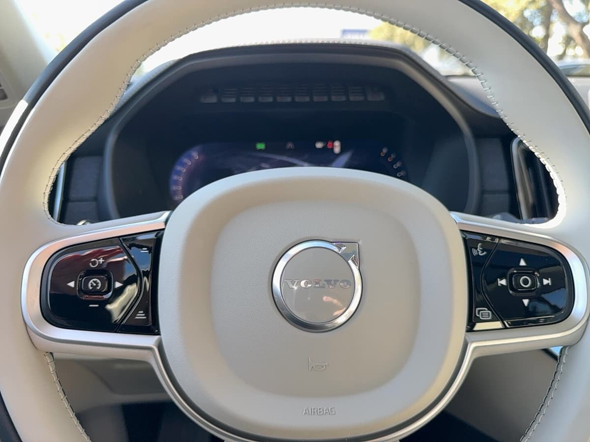 2026 Volvo XC90 - Image 15