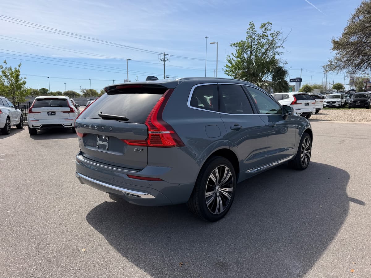 2023 Volvo XC60 - Image 6