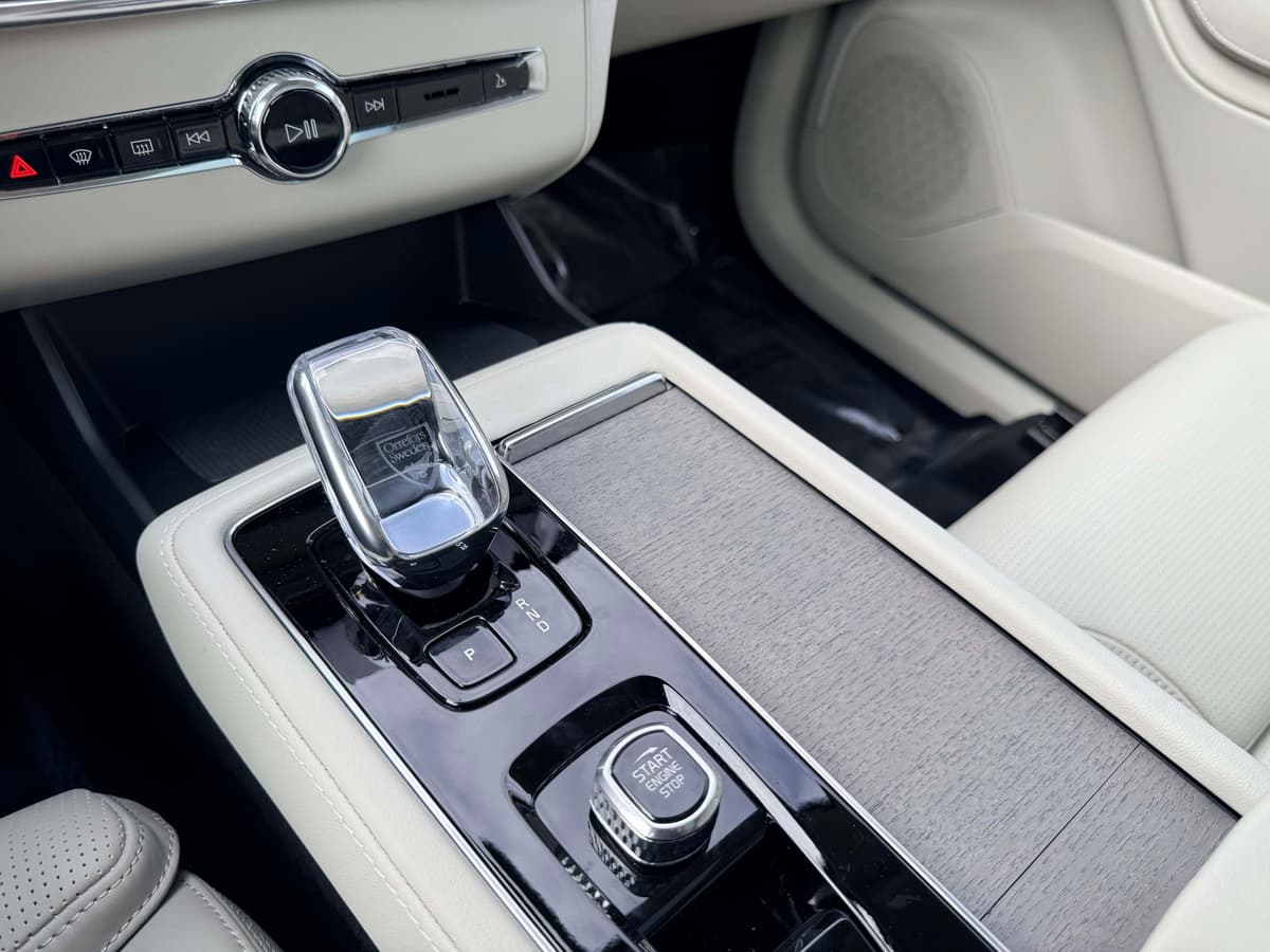 2026 Volvo XC90 - Image 24
