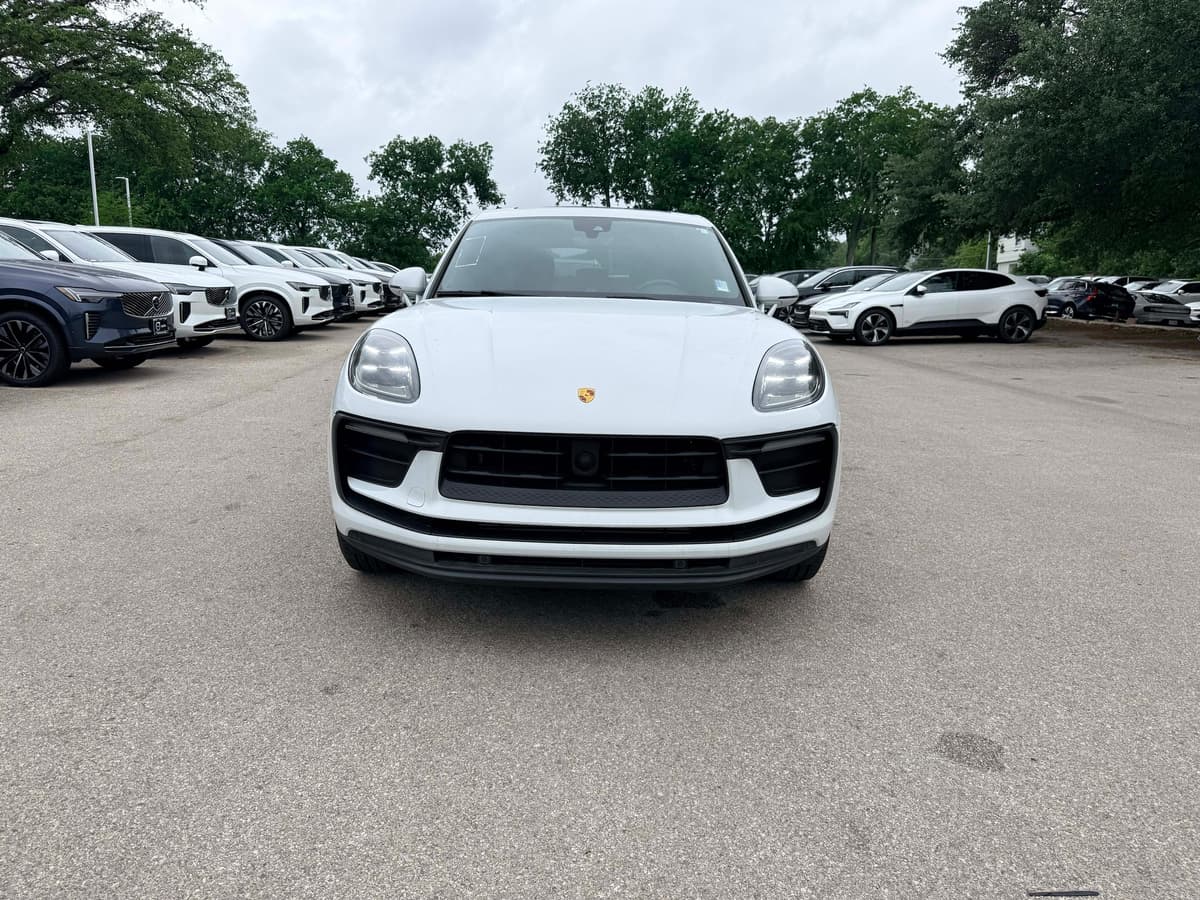 2023 Porsche Macan - Image 7