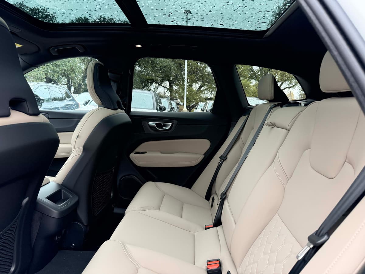 2026 Volvo XC60 - Image 15