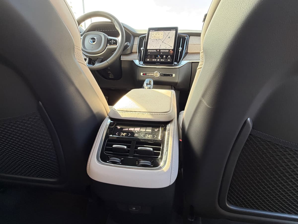 2026 Volvo XC90 - Image 11