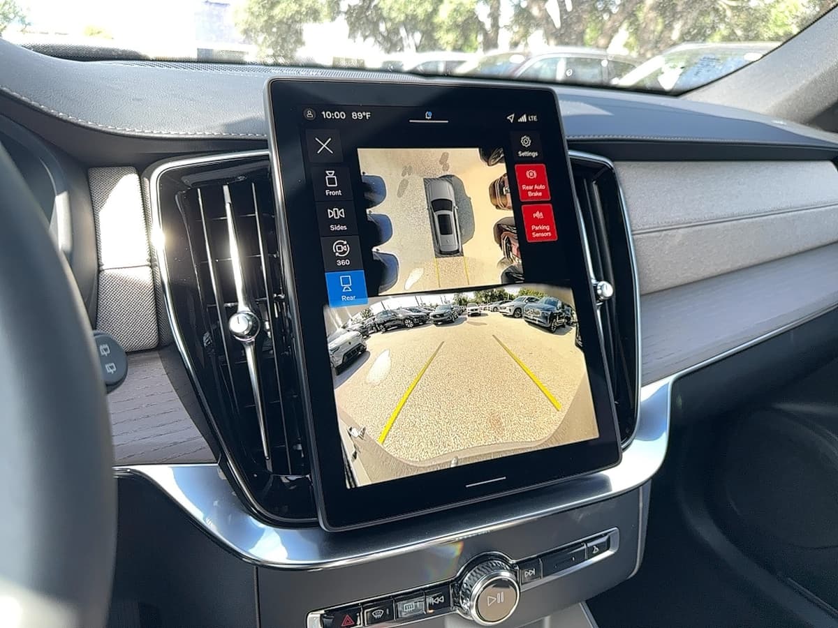 2026 Volvo XC90 - Image 23