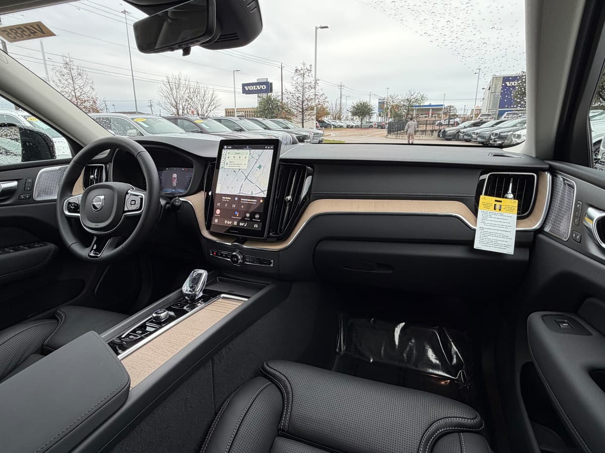 2026 Volvo XC60 - Image 10