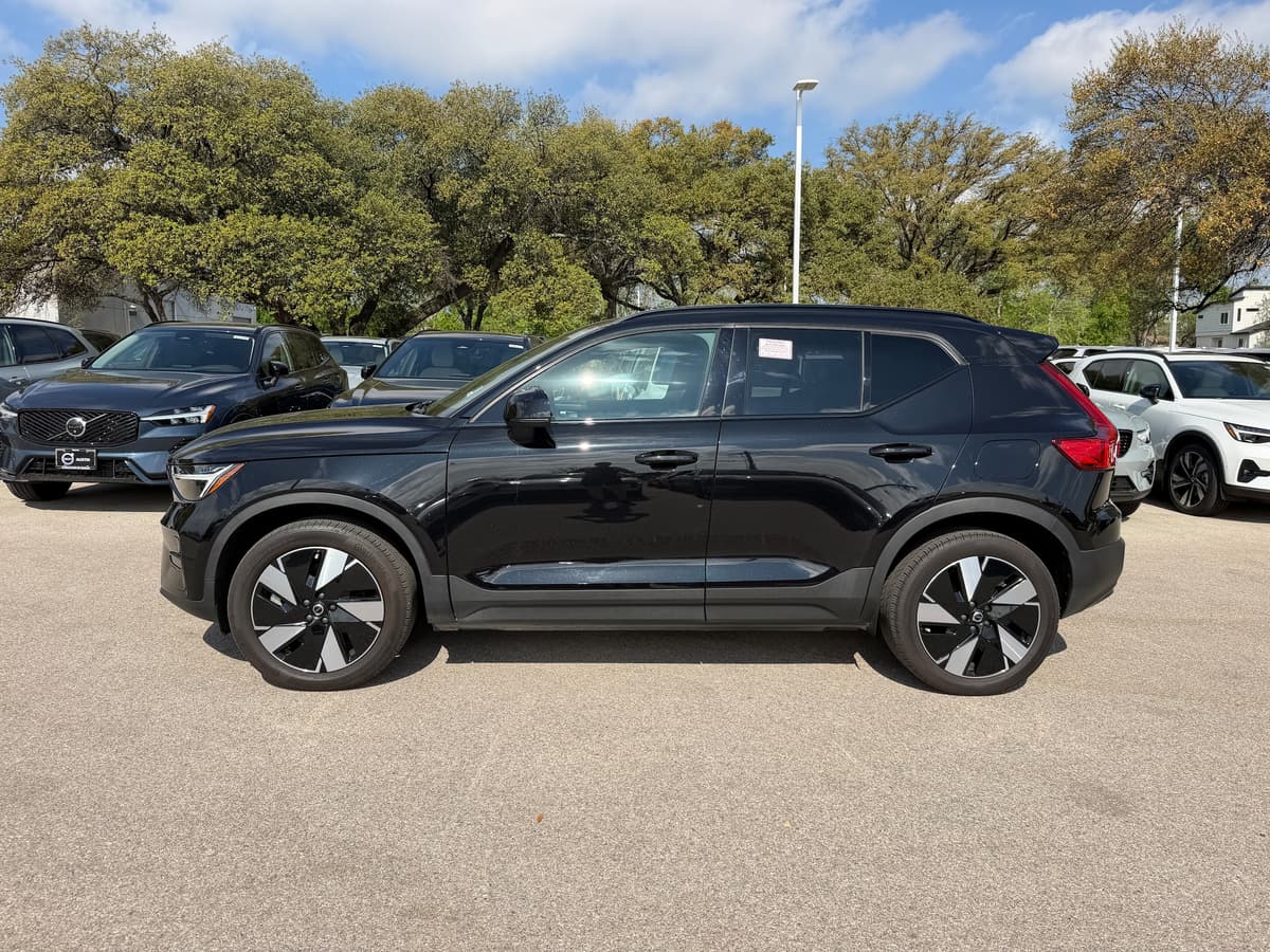 2024 Volvo XC40 Recharge Pure Electric - Image 3