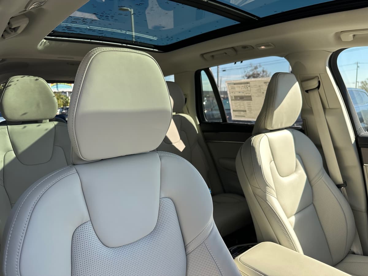 2026 Volvo XC90 - Image 9