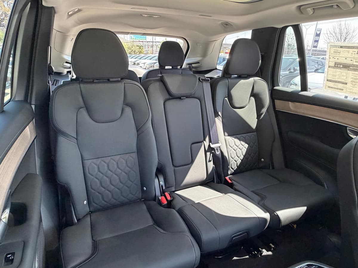 2026 Volvo XC90 - Image 9