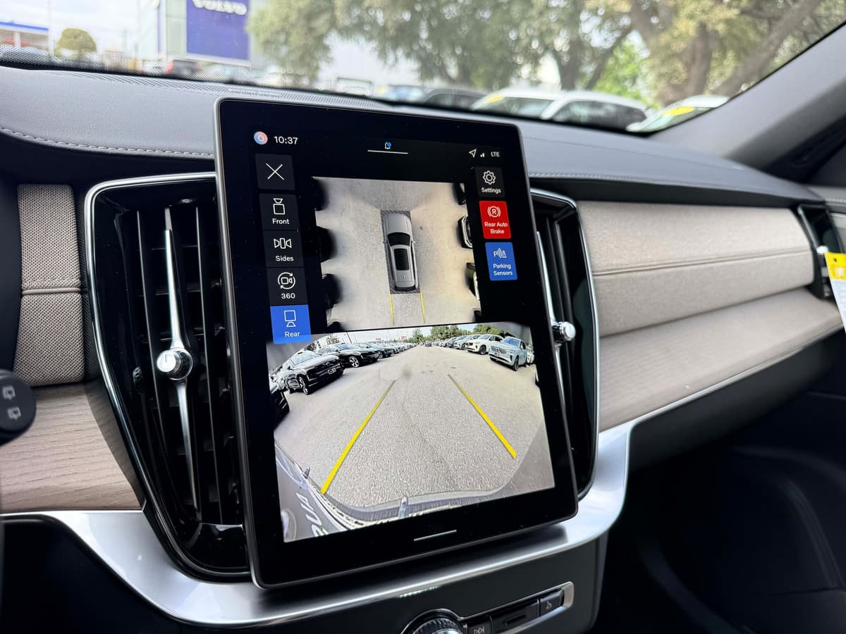 2026 Volvo XC90 - Image 24