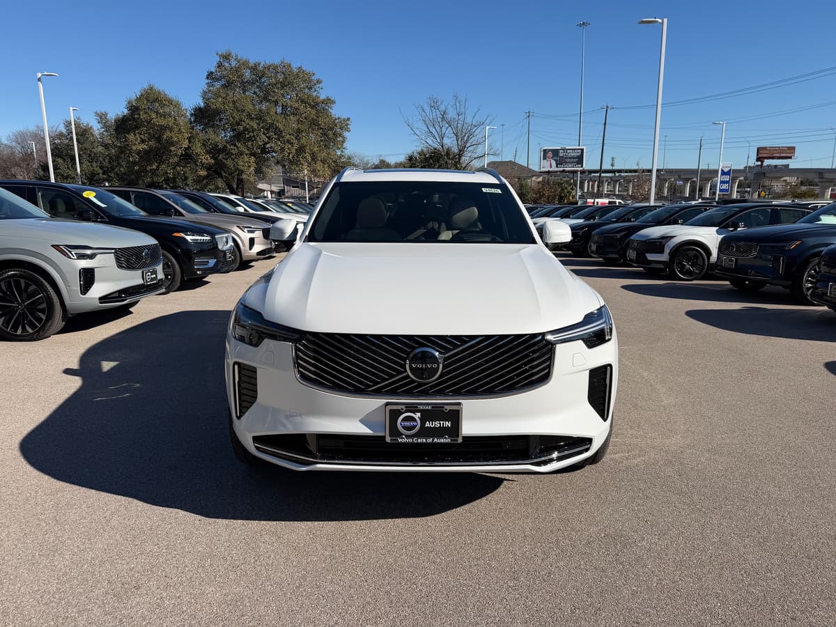 2026 Volvo XC90 plug-in hybrid - Image 6