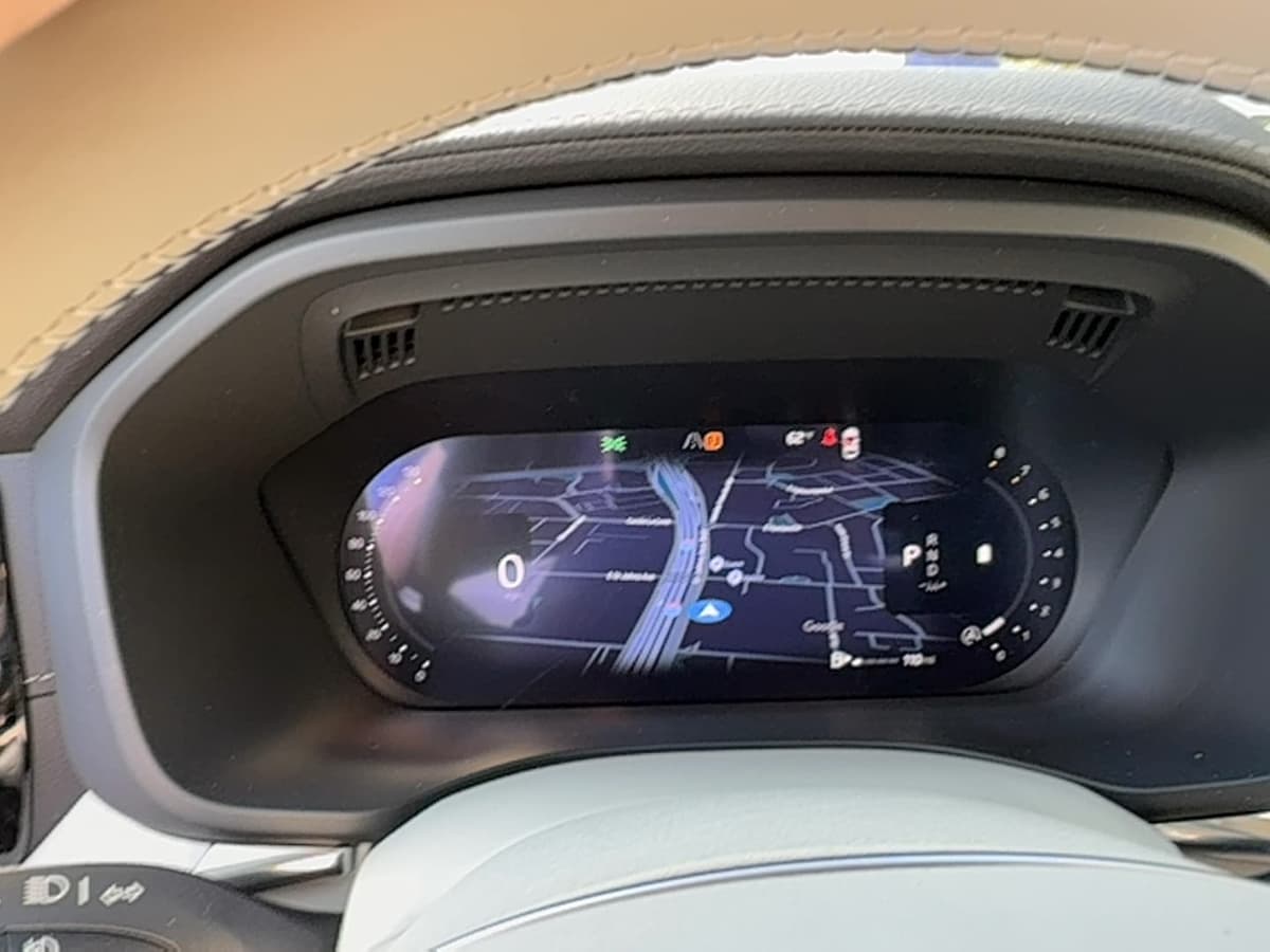 2026 Volvo XC60 - Image 17