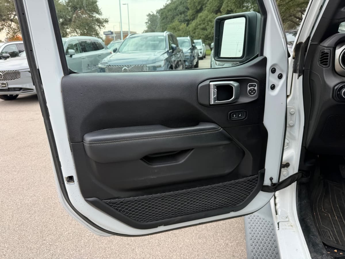 2019 Jeep Wrangler - Image 19