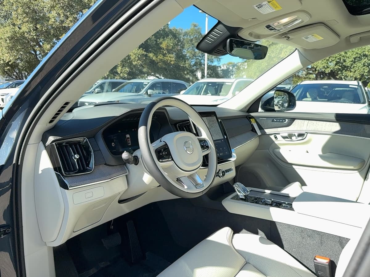 2026 Volvo XC90 - Image 11