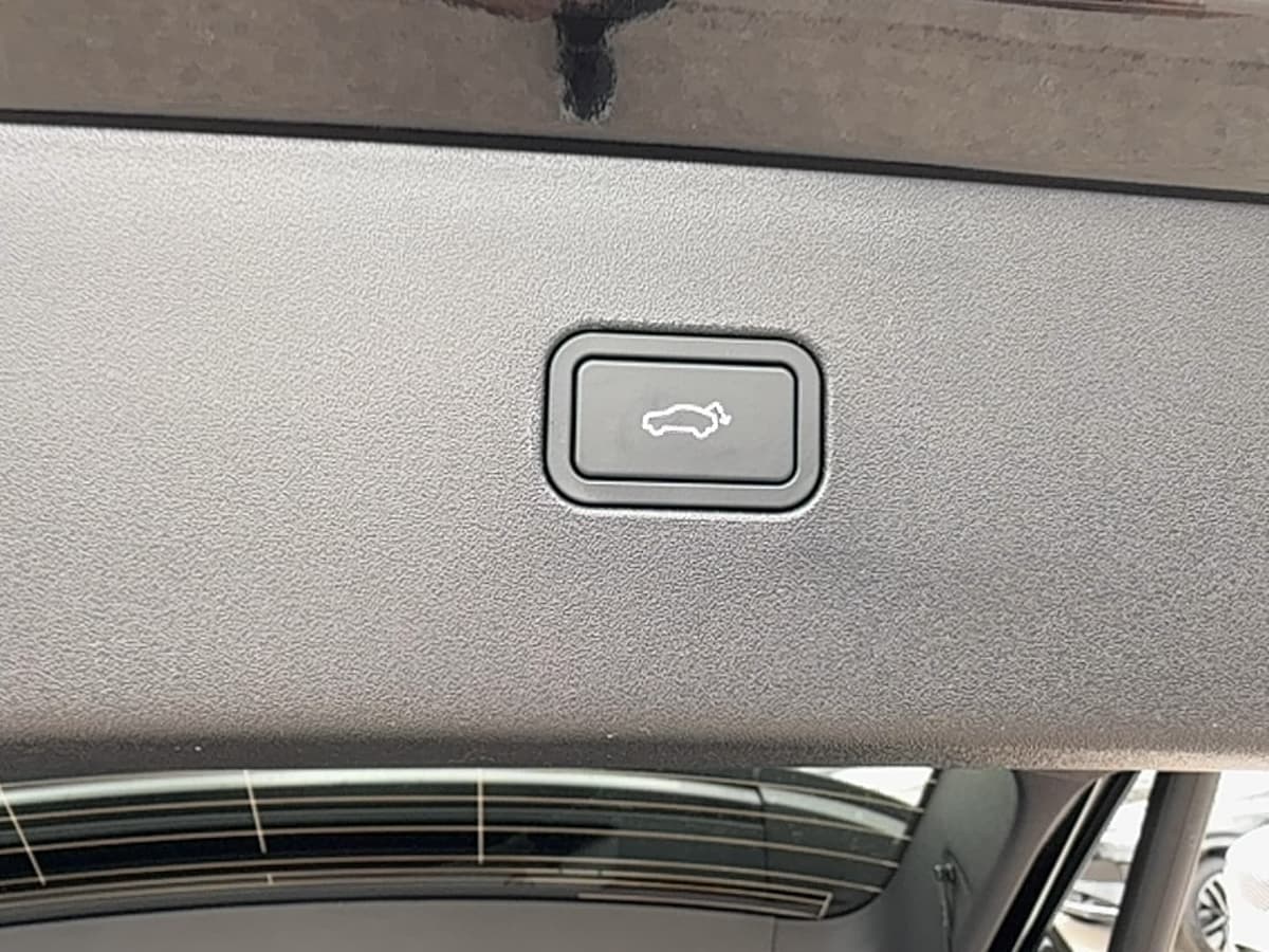 2026 Volvo EX30 Cross Country - Image 26