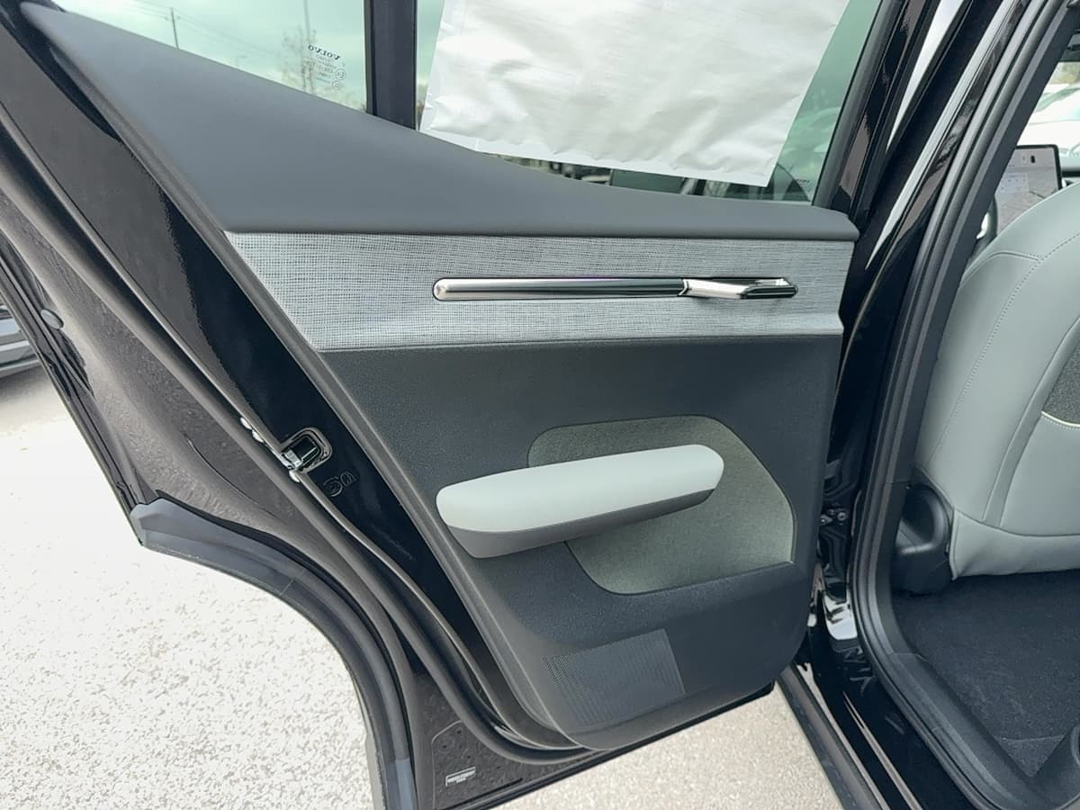 2026 Volvo EX30 Cross Country - Image 14