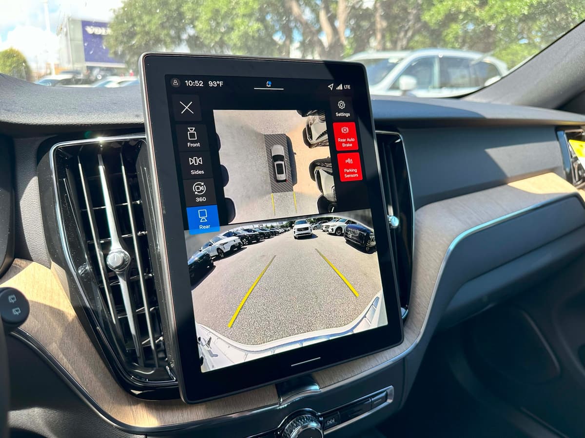 2026 Volvo XC60 - Image 22