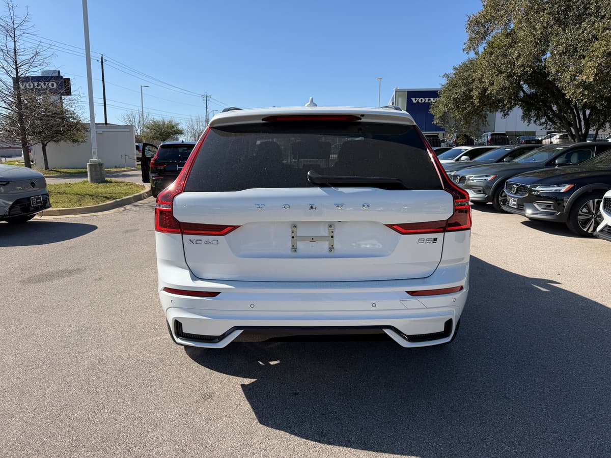 2026 Volvo XC60 - Image 5