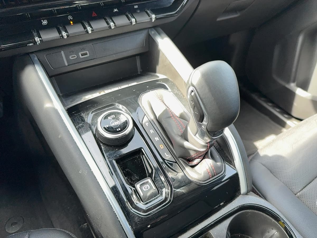 2024 Chevrolet Colorado - Image 24