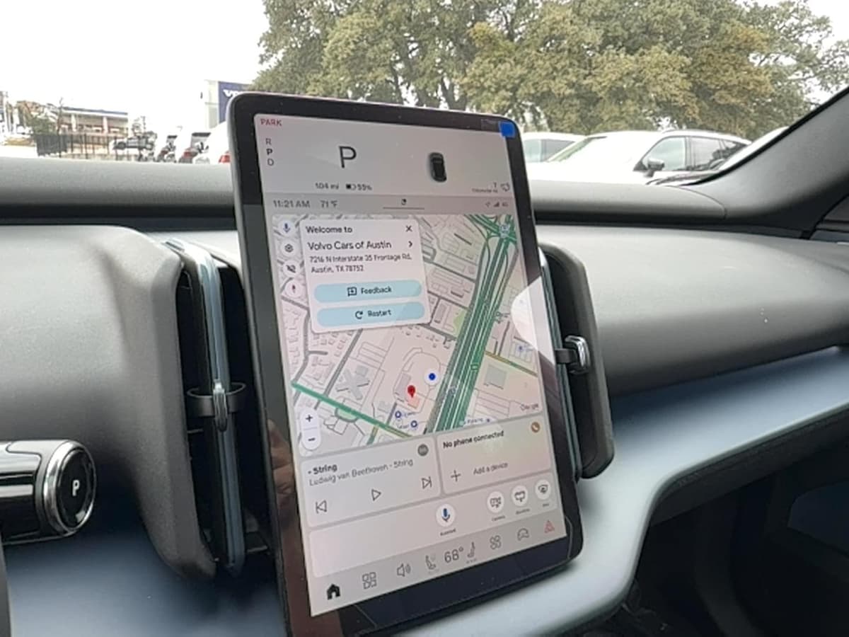 2026 Volvo EX30 Cross Country - Image 21