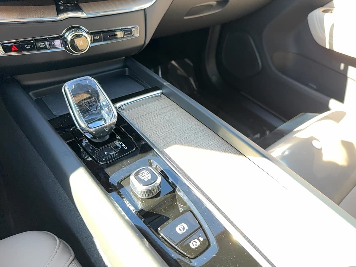2026 Volvo XC60 - Image 22