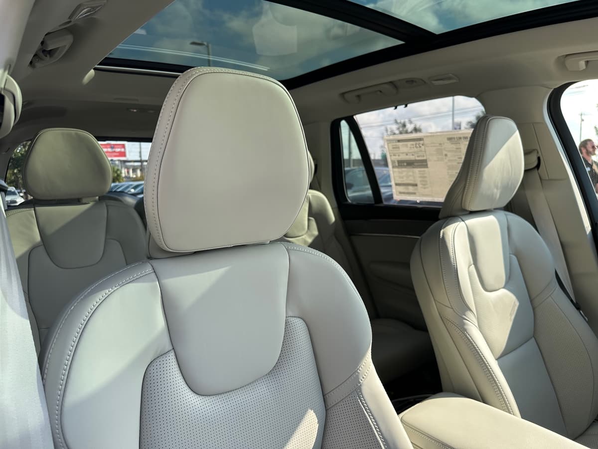 2026 Volvo XC90 - Image 9
