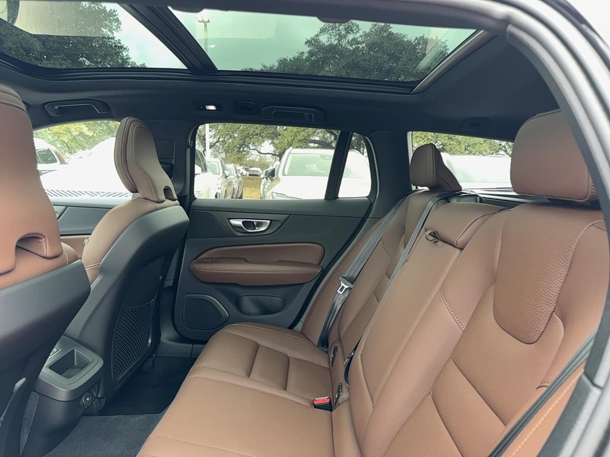 2026 Volvo V60 Cross Country - Image 15