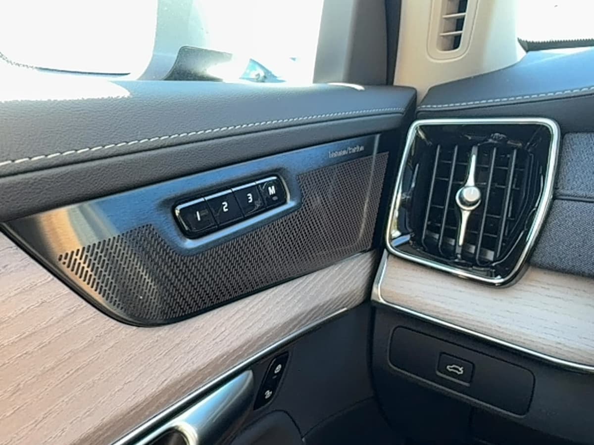 2026 Volvo XC90 - Image 19