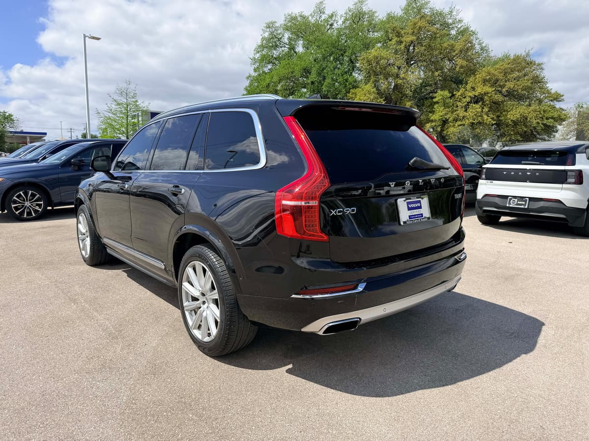 2016 Volvo XC90 Hybrid - Image 4