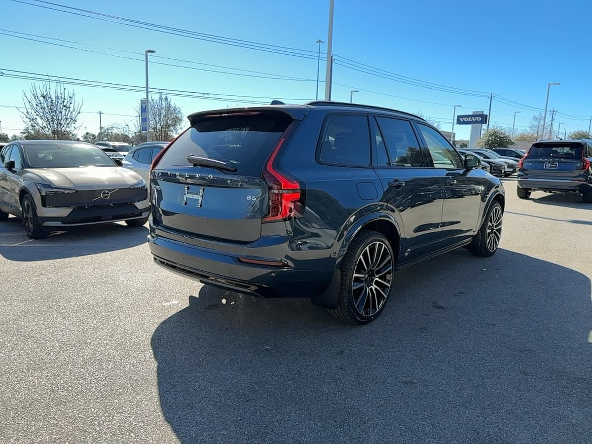2026 Volvo XC90 - Image 6