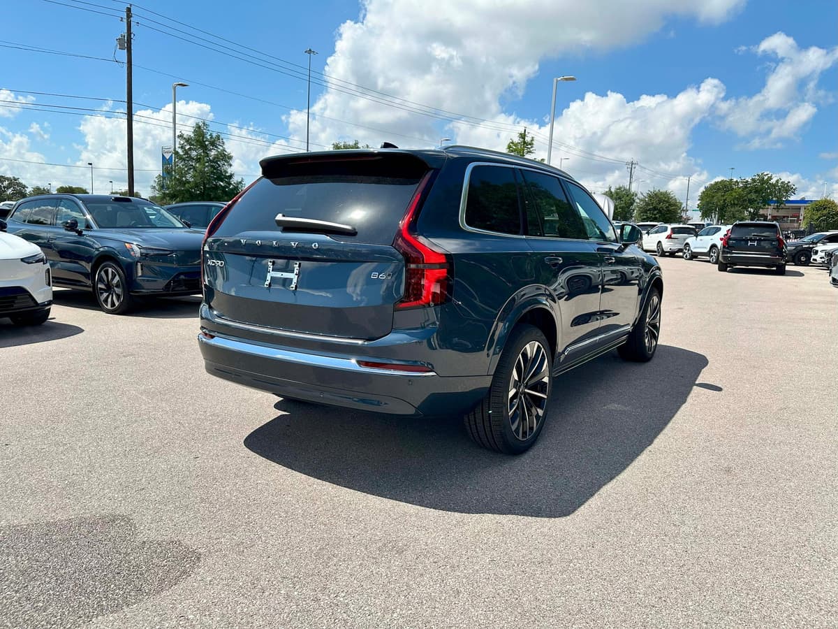 2026 Volvo XC90 - Image 6