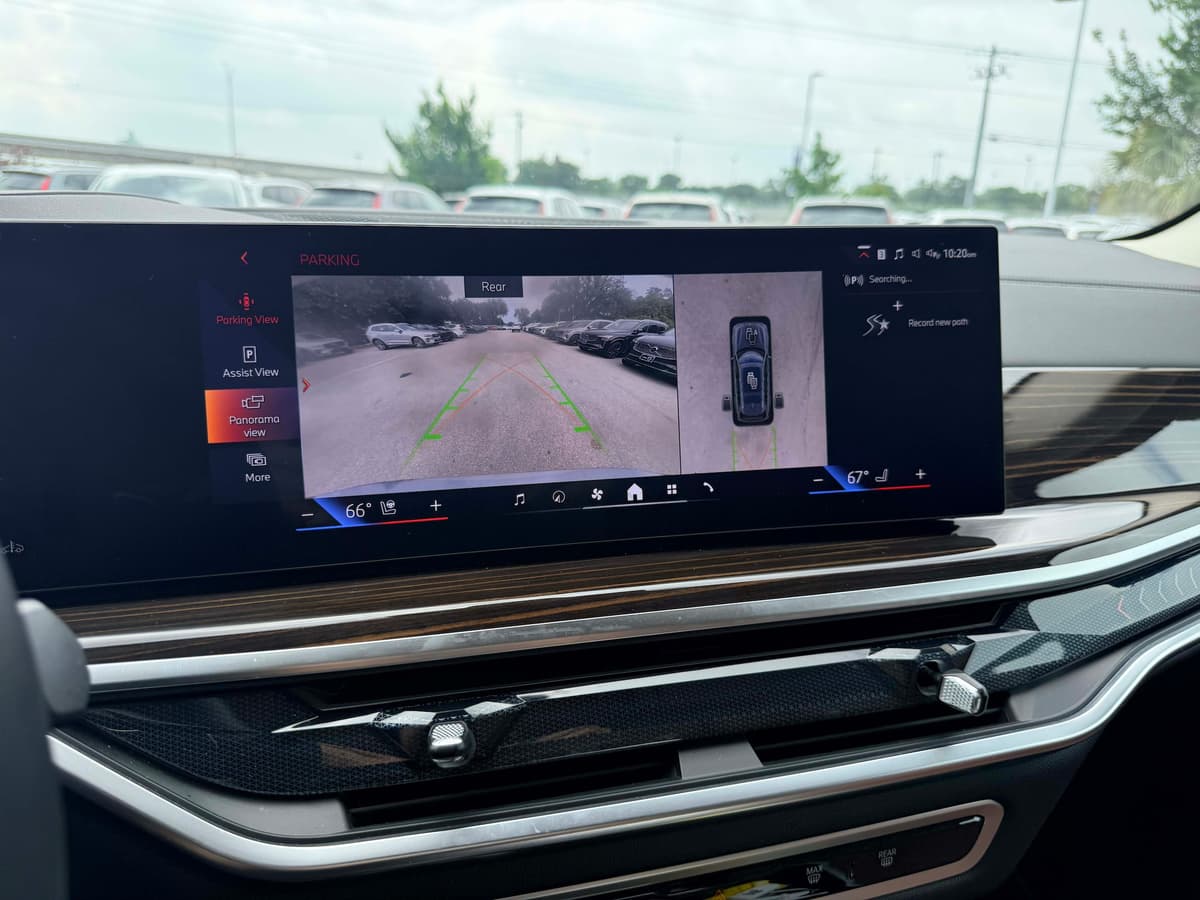 2026 BMW X7 - Image 27