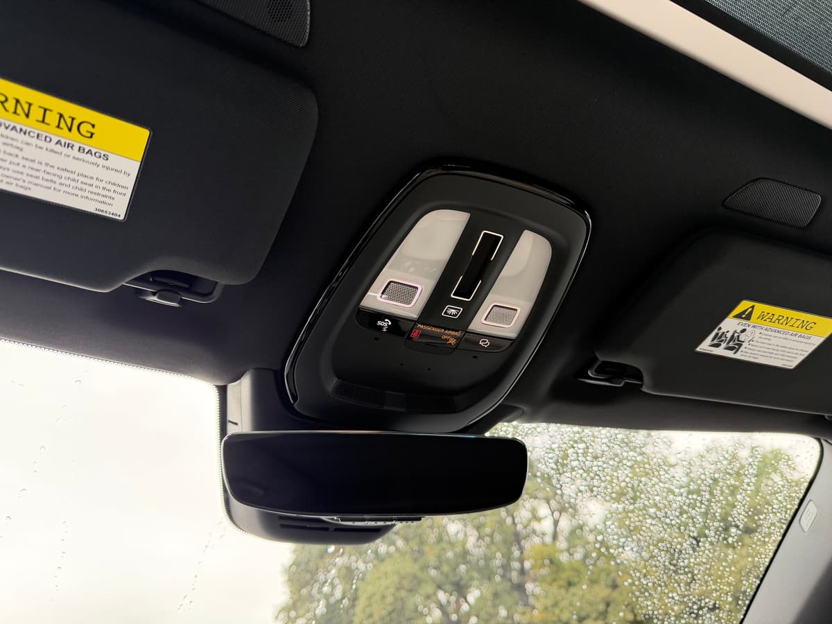 2026 Volvo XC90 plug-in hybrid - Image 17