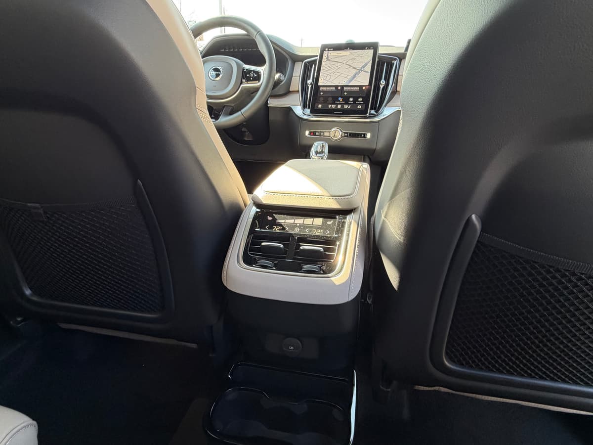2026 Volvo XC90 - Image 12