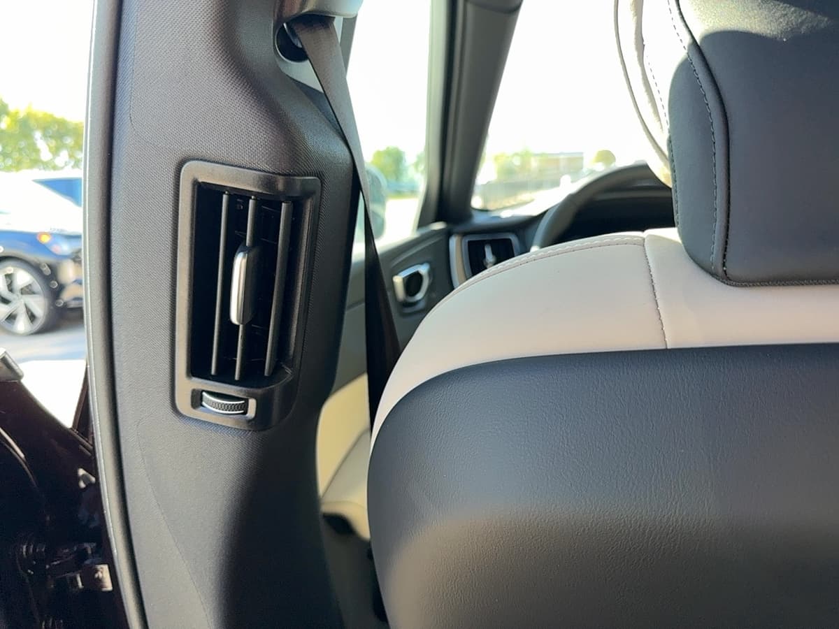 2026 Volvo XC60 - Image 16