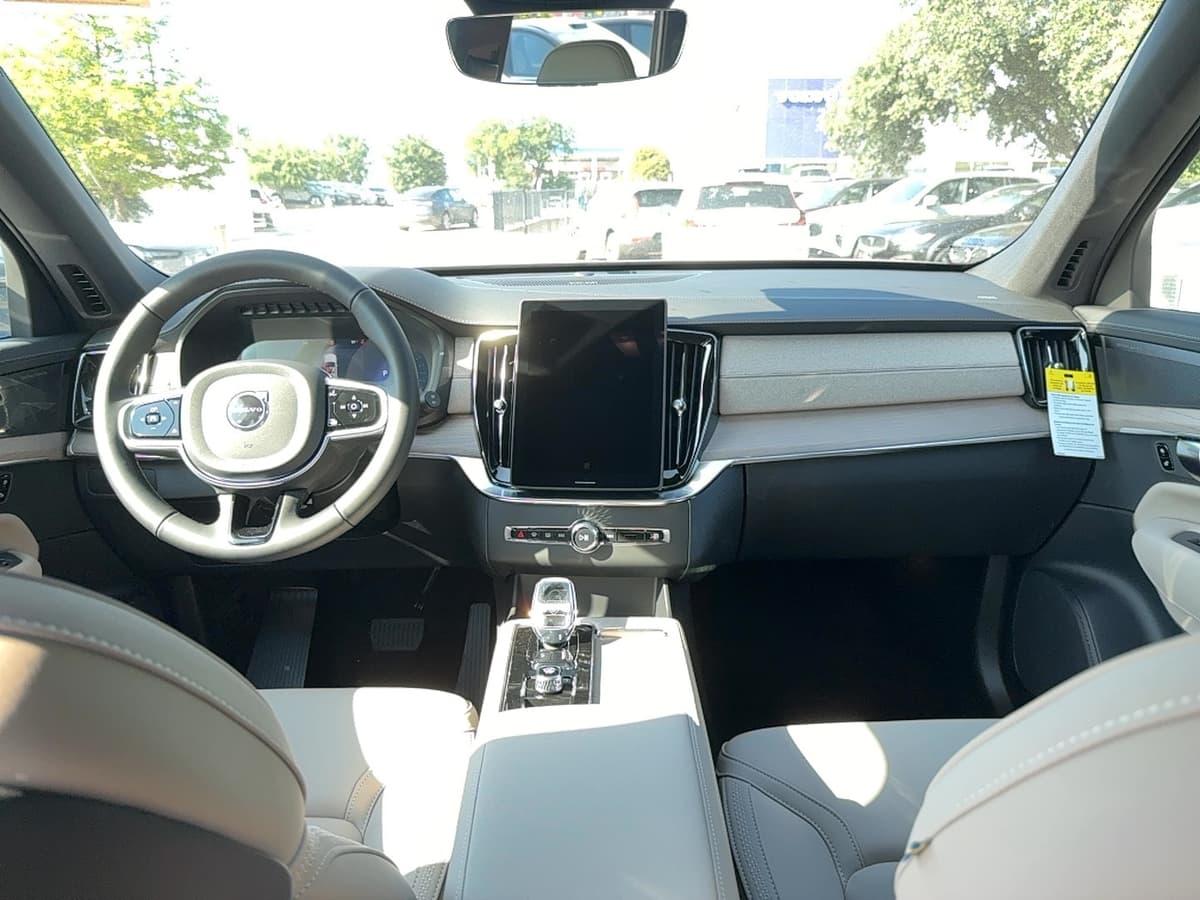 2026 Volvo XC90 - Image 15