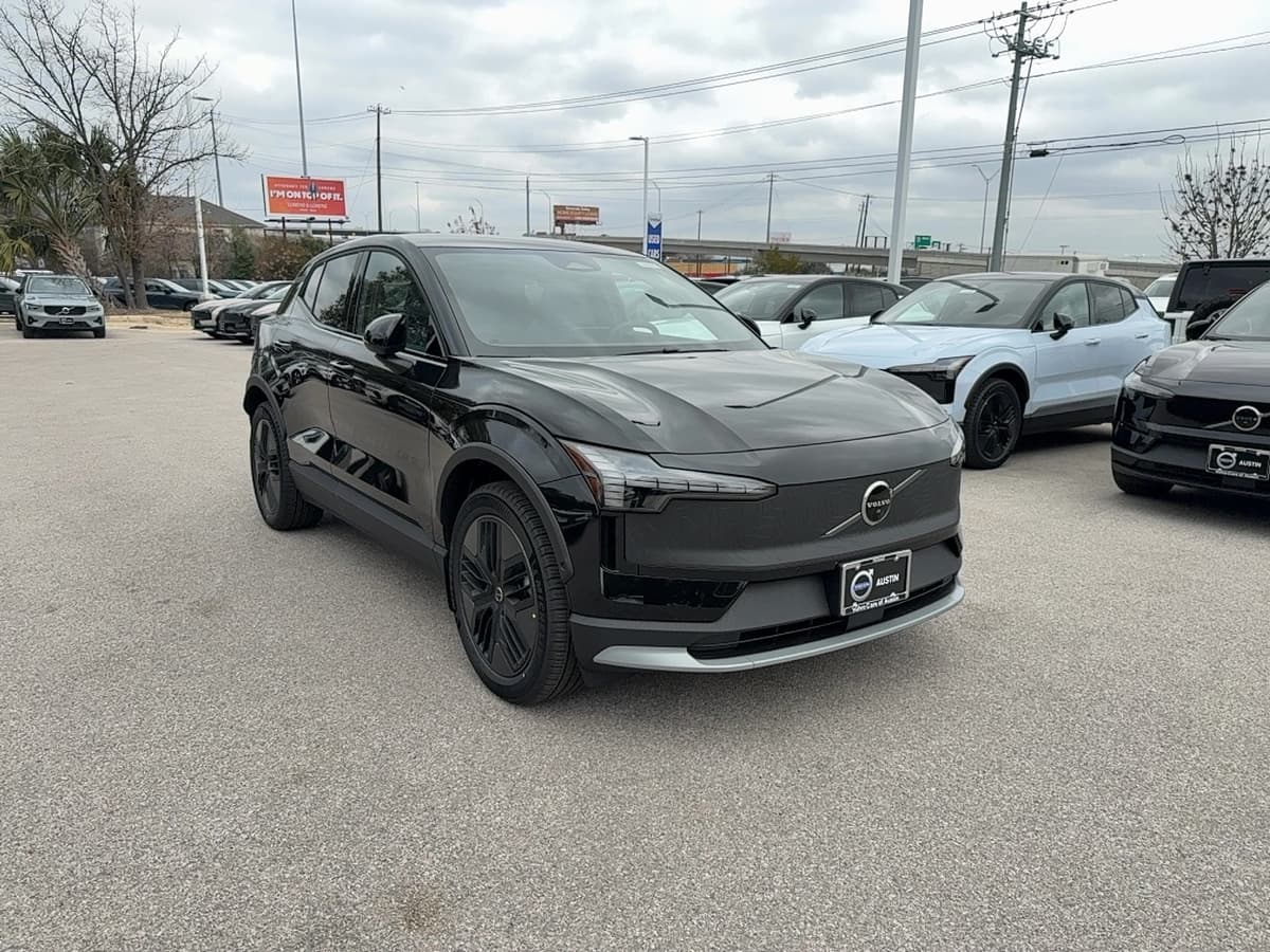 2026 Volvo EX30 Cross Country - Image 8