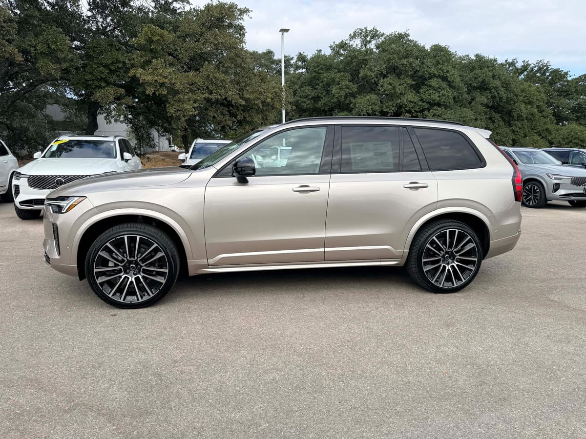 2026 Volvo XC90 - Image 3