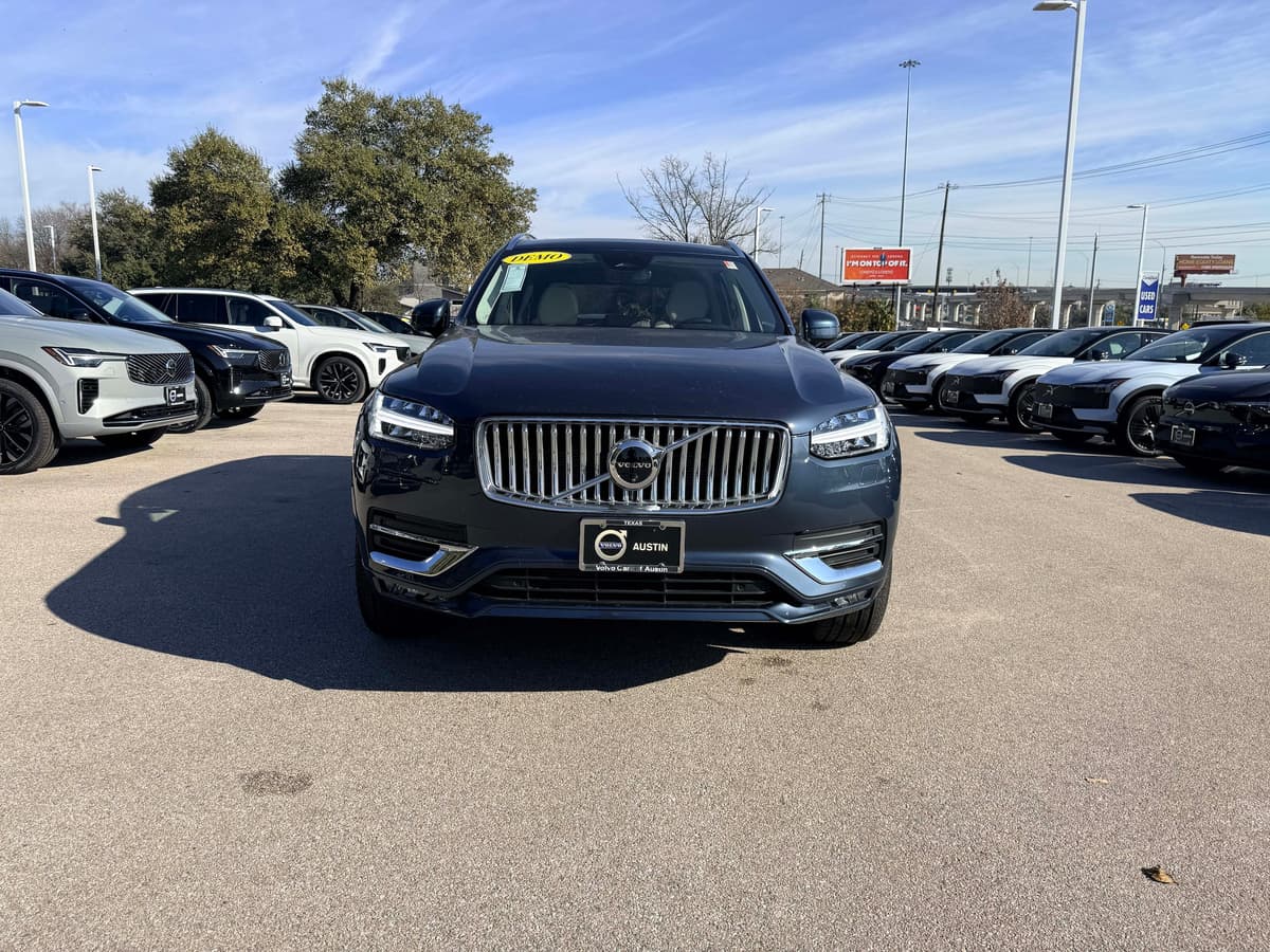 2025 Volvo XC90 - Image 8