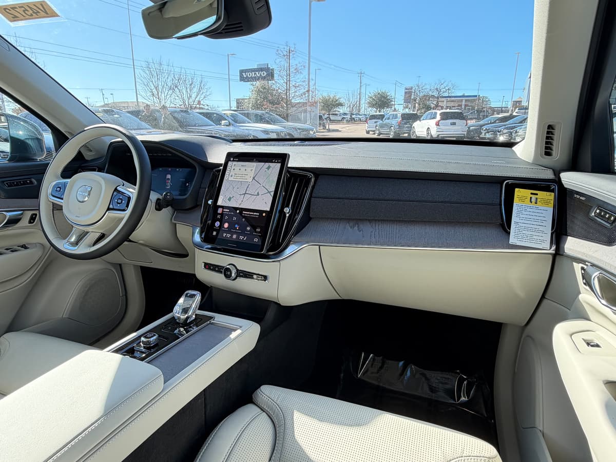 2026 Volvo XC90 - Image 11