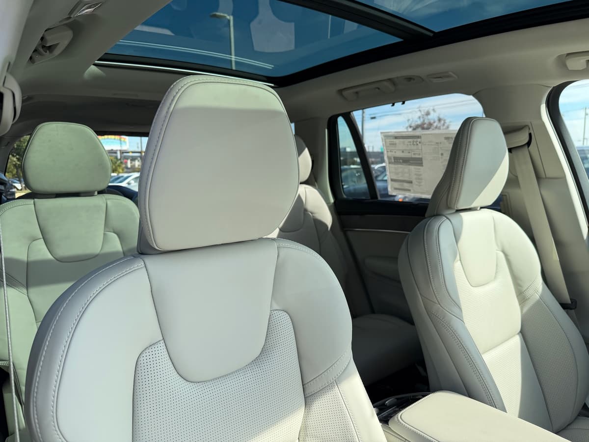 2026 Volvo XC90 - Image 9