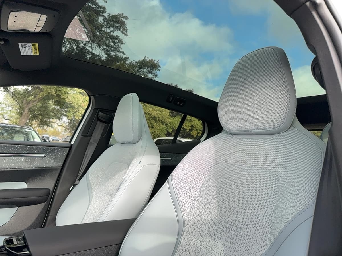 2026 Volvo EX30 - Image 16