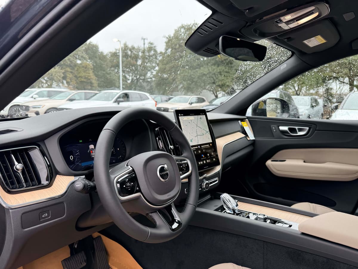 2026 Volvo XC60 - Image 11