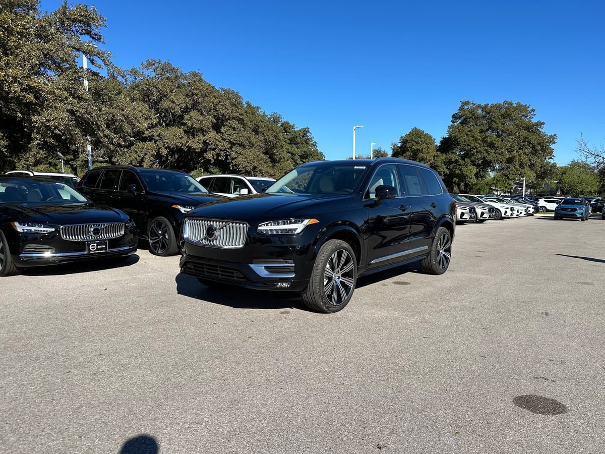 2025 Volvo XC90 - Image 2