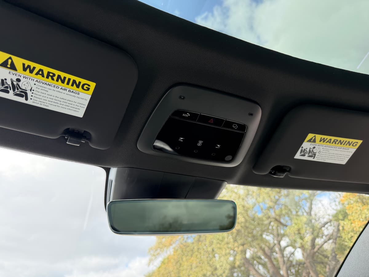 2026 Volvo EX30 - Image 16