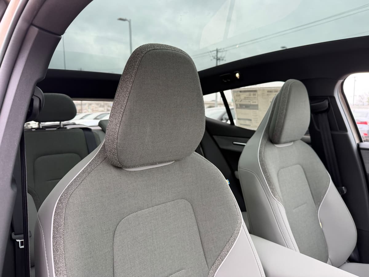 2026 Volvo EX30 Cross Country - Image 9