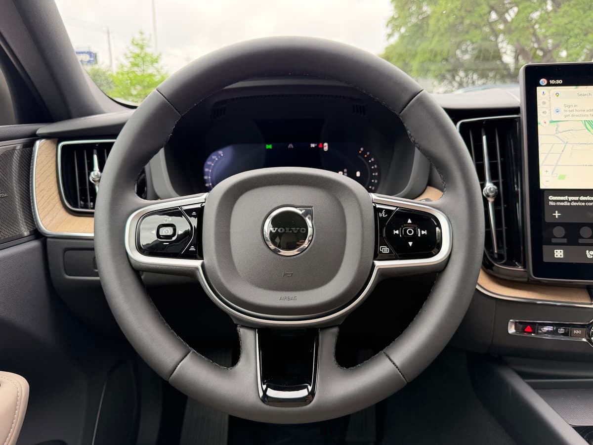 2026 Volvo XC60 - Image 14